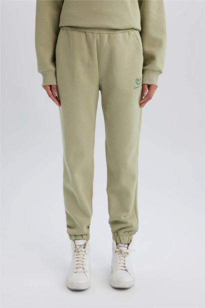 بنطلون بجامة رياضي ثقيل قصة عادية بجيب من DeFactoFit