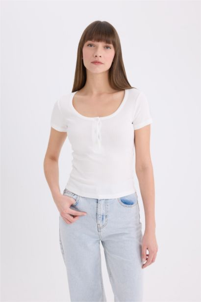 Slim Fit Dar Kesim Yuvarlak Yaka Basic Düz Fitilli Kaşkorse Kısa Kollu Beyaz Tişört