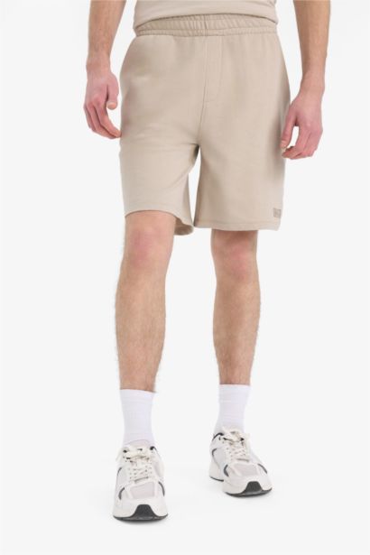 شورت قصير بجيوب