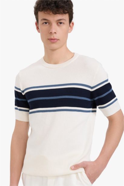 T-shirt en maille à manches courtes Coupe standard