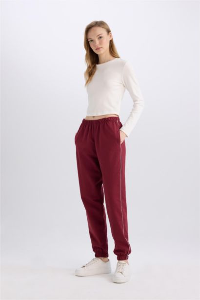 Pocketed Flexible Waist Narrow Leg Burgundy Jogger Sweatpants