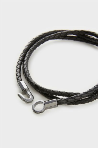 اسورة رجالي اسود من AtolyeWolf x DeFacto