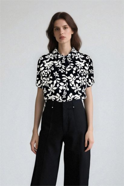 قميص نص ردن مطبوع قصة عادية