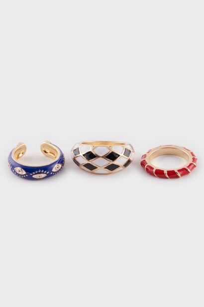 Woman 5 Piece Gold Rings