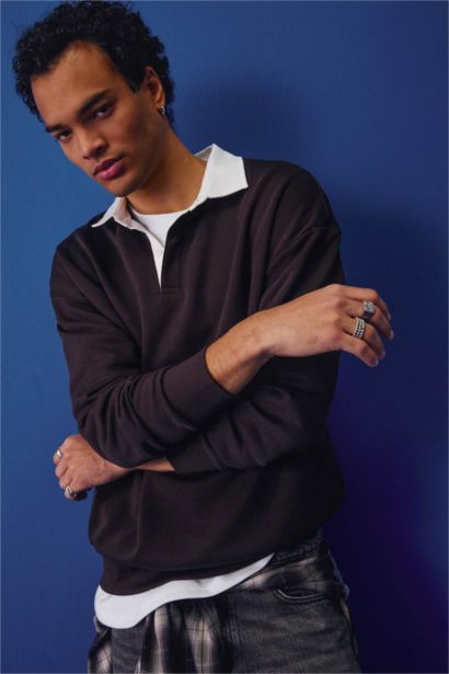 Boxy Fit Long Sleeve Sweatshirt