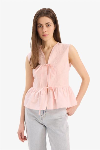 Slim Fit V-Neck Sleeveless Blouse