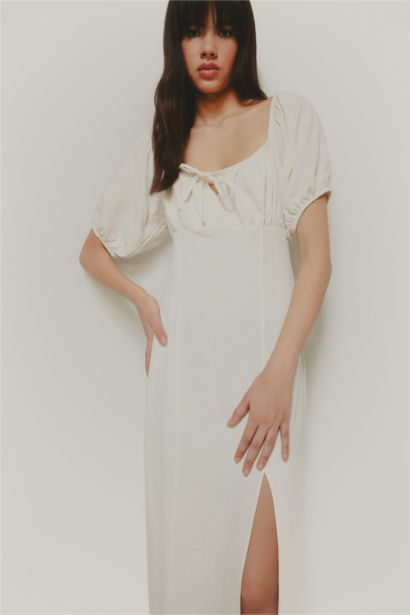 بلوزة سليم من التول قصة عادية برقبة مستديرة