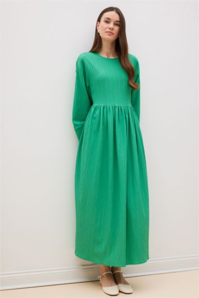 Robe longue à col rond et manches longues Coupe régulière