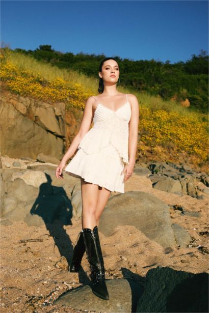 Afra x DeFacto A Kesim Normal Bel Pileli Pamuk Astarlı Dokulu Mini Etek