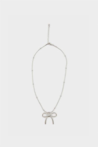 قلادة نسائي فضي