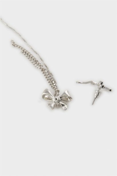 Woman 2 Piece Dangling Silver Earrings