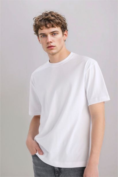 %100 Pamuk Oversize Geniş Kalıp Bisiklet Yaka Basic Düz Kısa Kollu Beyaz Tişört