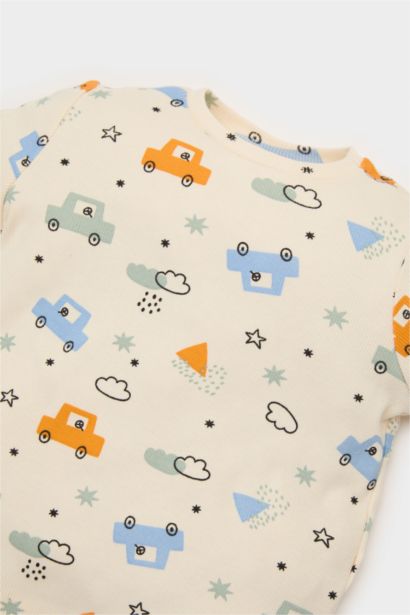 طقم بيجاما اولادي مضلع قصة عادية - قطعتين