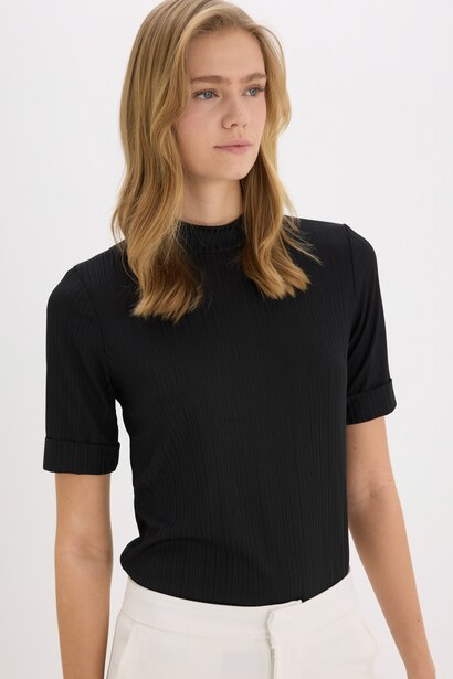 Slim Fit Camisole Short Sleeve T-Shirt
