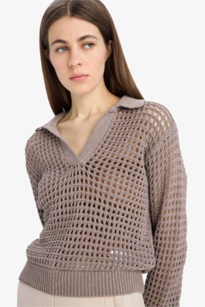 Трикотажный свитер-поло свободного кроя с ажурным узором