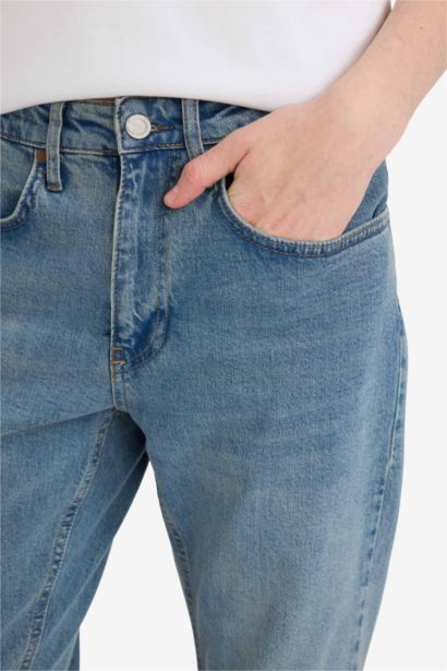 بنطلون جينز سليم فيت بقالب عادي برجل ضيقة وخصر عادي