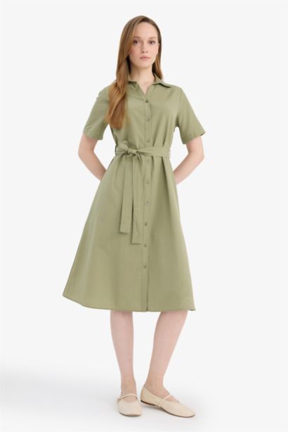 فستان نص كم من بوبلين قصة A برقبة قميص