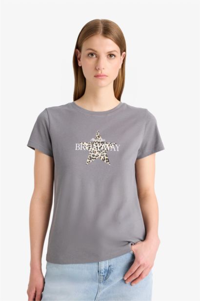 Футболка с круглым вырезом и звездным узором