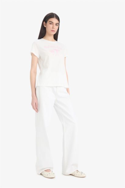 Футболка с круглым вырезом и короткими рукавами