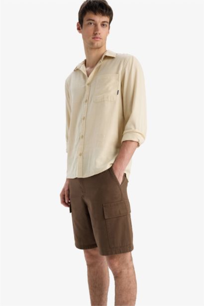 Short 100% coton aspect lin à poches cargo