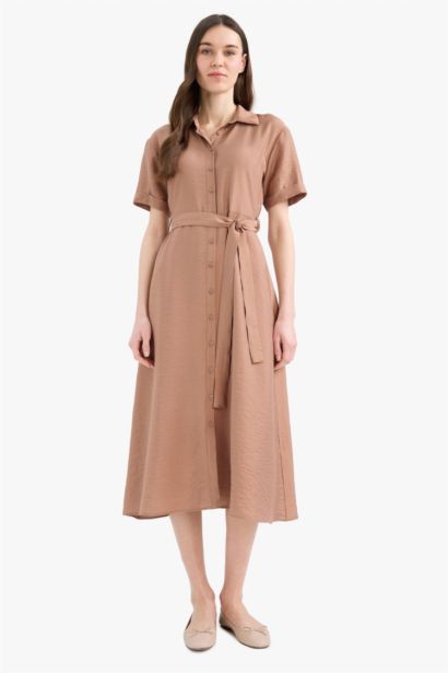 فستان طويل نص كم قصة عادية بياقة قميص وخزام