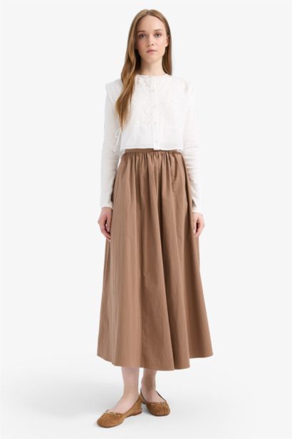 Crew Neck Lace Up Embroidered Blazer Vest