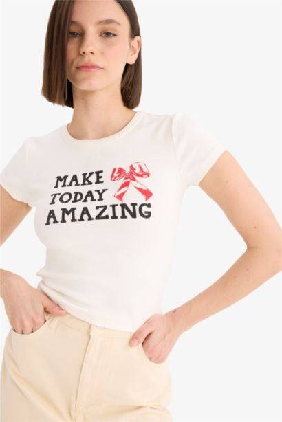 Fitted Crew Neck Printed Ribbon T-Shirt