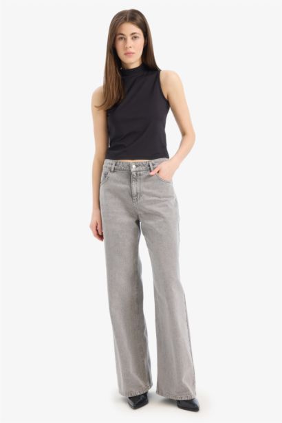 تانك توب بيزك سادة سليم فيت بياقة عالية