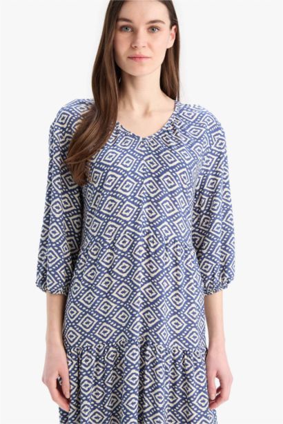 فستان بأكمام طويلة قصة عادية بياقة V