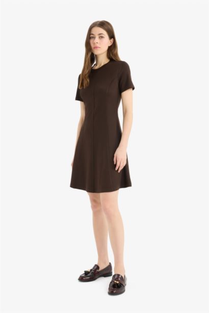 Bisiklet Yaka Basic Düz Kısa Kollu Mini Elbise