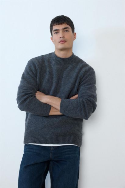 Relax Fit Crew Neck Knit Pullover