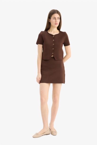 تنورة بطيات