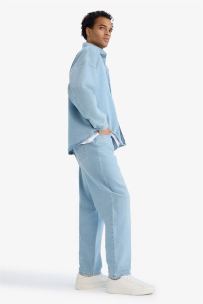 Relax Fit Straight Leg Jeans