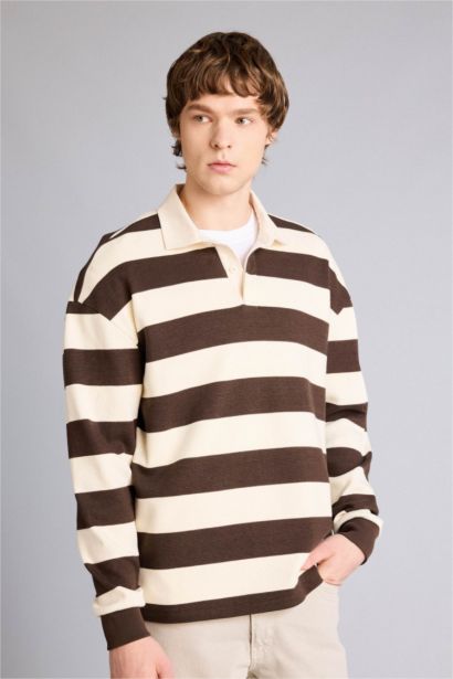 Boxy Fit Long Sleeve Sweatshirt