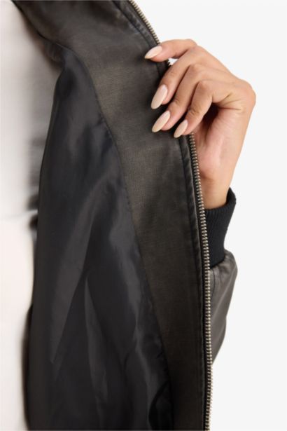 Polo Yaka Fermuarlı Cepli Suni Deri Ceket Mont