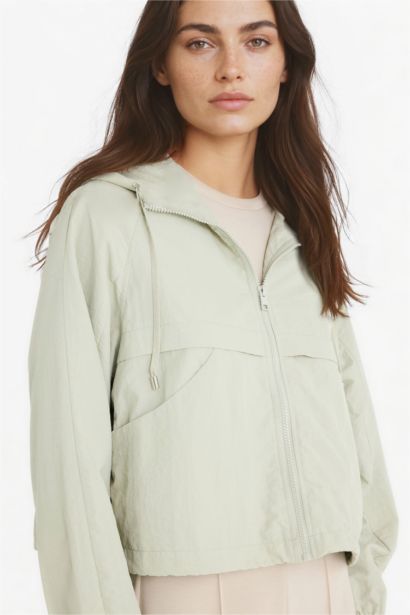 Su İtici Kapüşonlu Fermuarlı Crop Yağmurluk