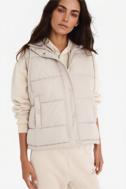 Жилет Regular Fit с капюшоном