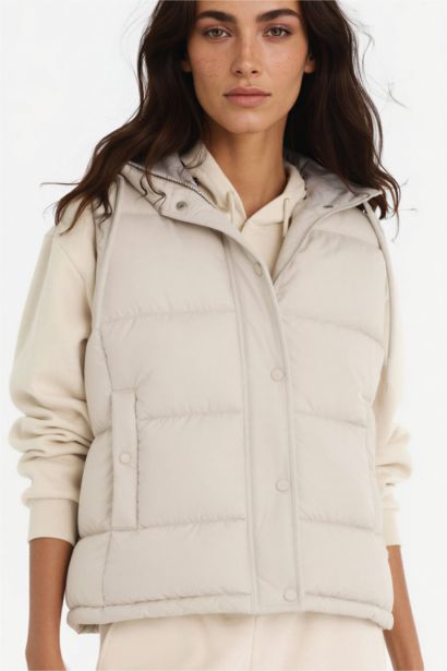 Жилет Regular Fit с капюшоном