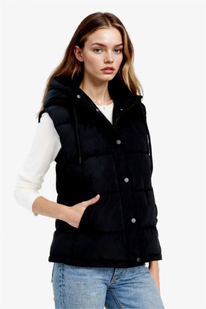 Жилет Regular Fit с капюшоном