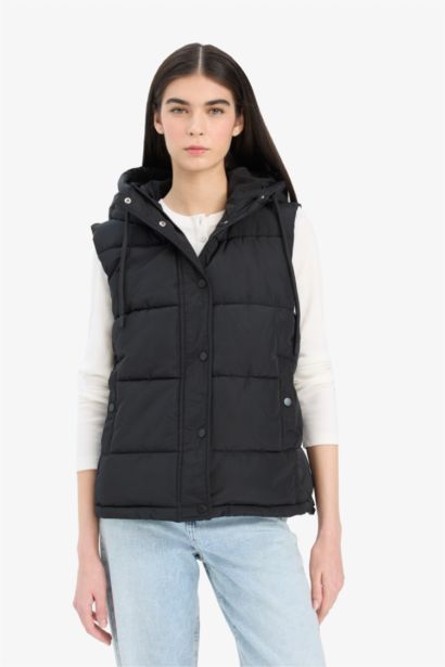 Жилет Regular Fit с капюшоном