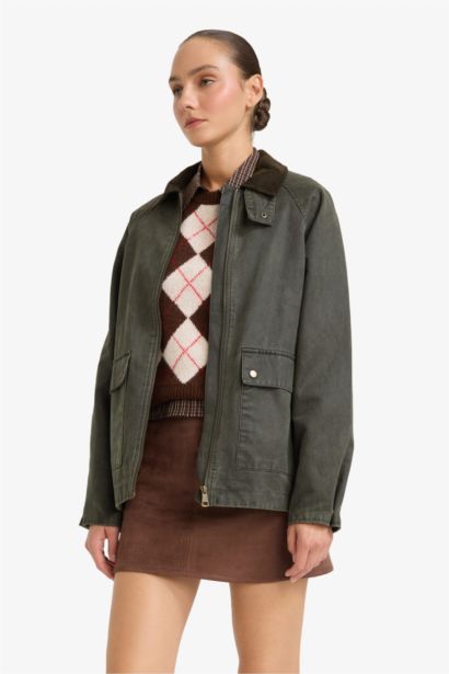 Su Geçirmez Relax Fit Kontrast Yaka Fermuarlı Mont