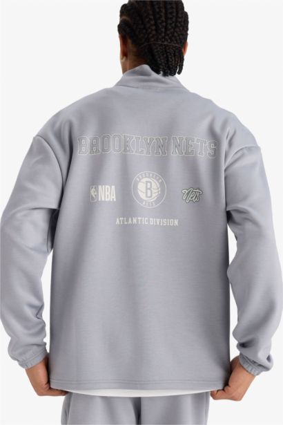 NBA Brooklyn Nets Boxy Fit Dik Yaka Fermuarlı Sırt Baskılı Skuba Dalgıç Kumaş Sweatshirt