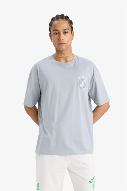 Oversize Fit Boston Celtics Licensed Crew Neck T-Shirt