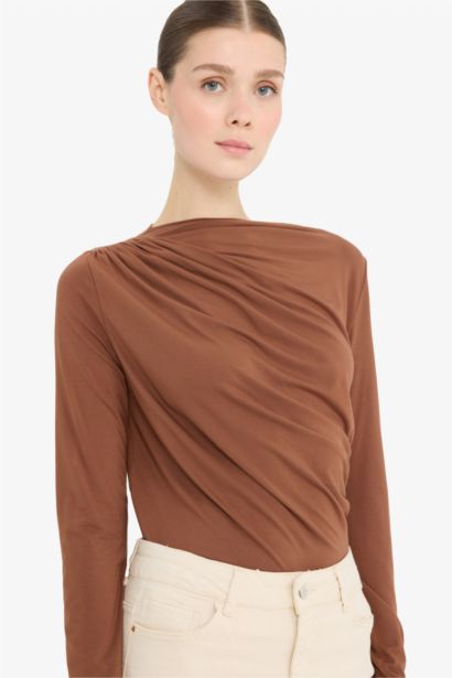 Slim Fit Boat Neck Long Sleeve T-Shirt