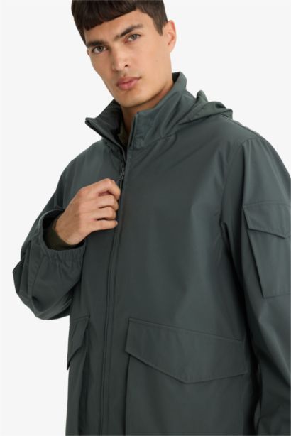 Regular Fit Stand Collar Zippered Waterproof Jacket