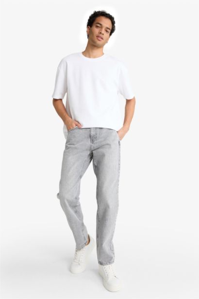 Джинсы Straight Fit с прямыми штанинами