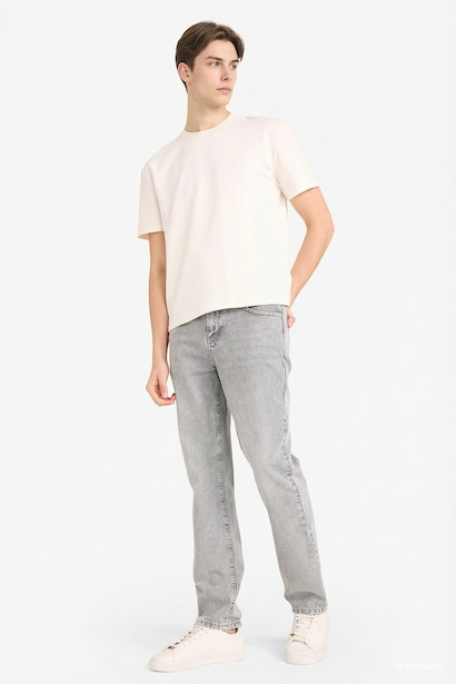 Straight Fit Jeans