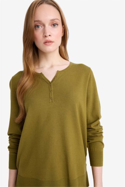 Регулярный крой V-образный свитер