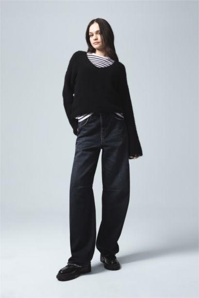 Regular Fit V Yaka Basic Düz Dikişsiz Triko Kazak