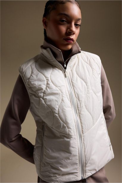 Waterproof Regular Fit Zip-Up Sports Vest